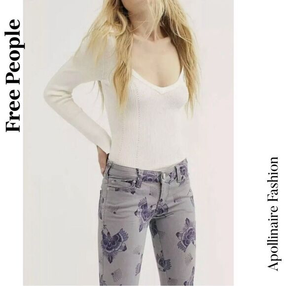 We The Free Mid-Rise Super Flare Bell Bottom Denim Jeans Size 31 NWT RARE - Picture 5 of 9